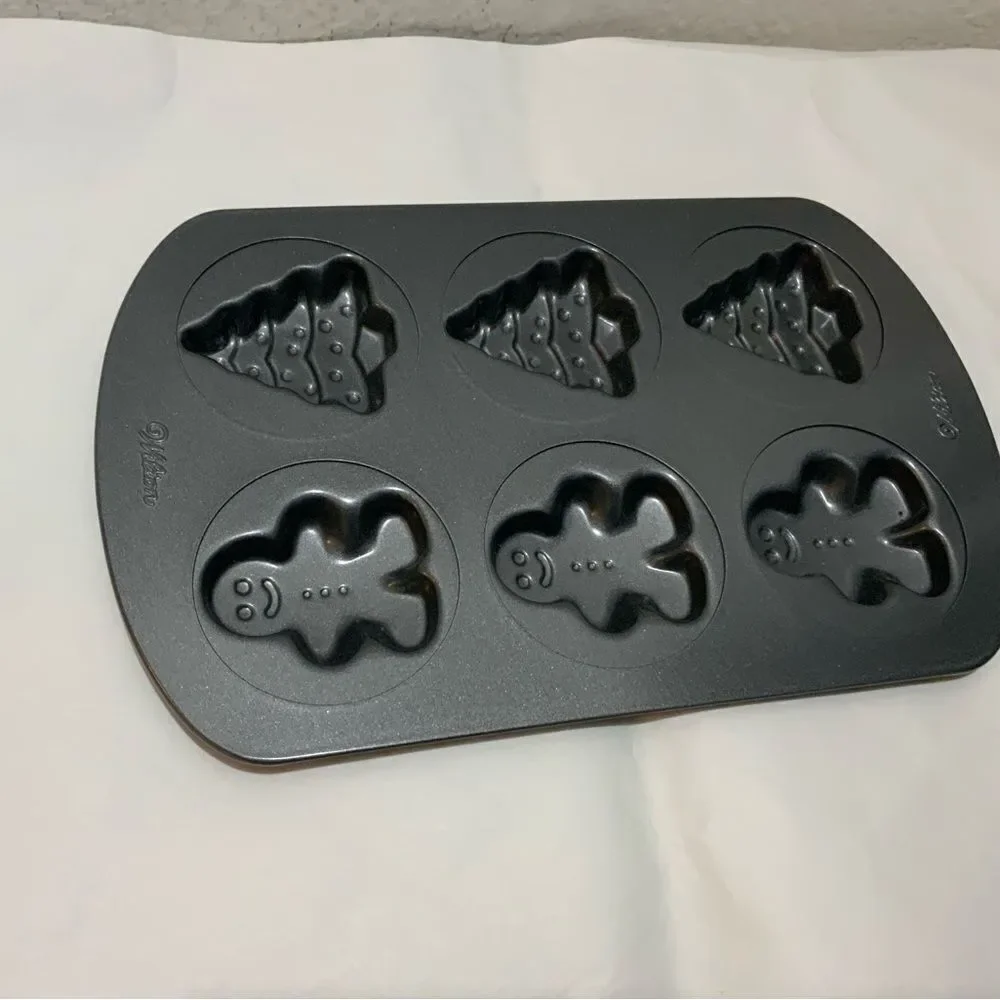 Wilton 6 count Christmas - Tree and Gingerbread - Muffin Or Mini Cake Pan